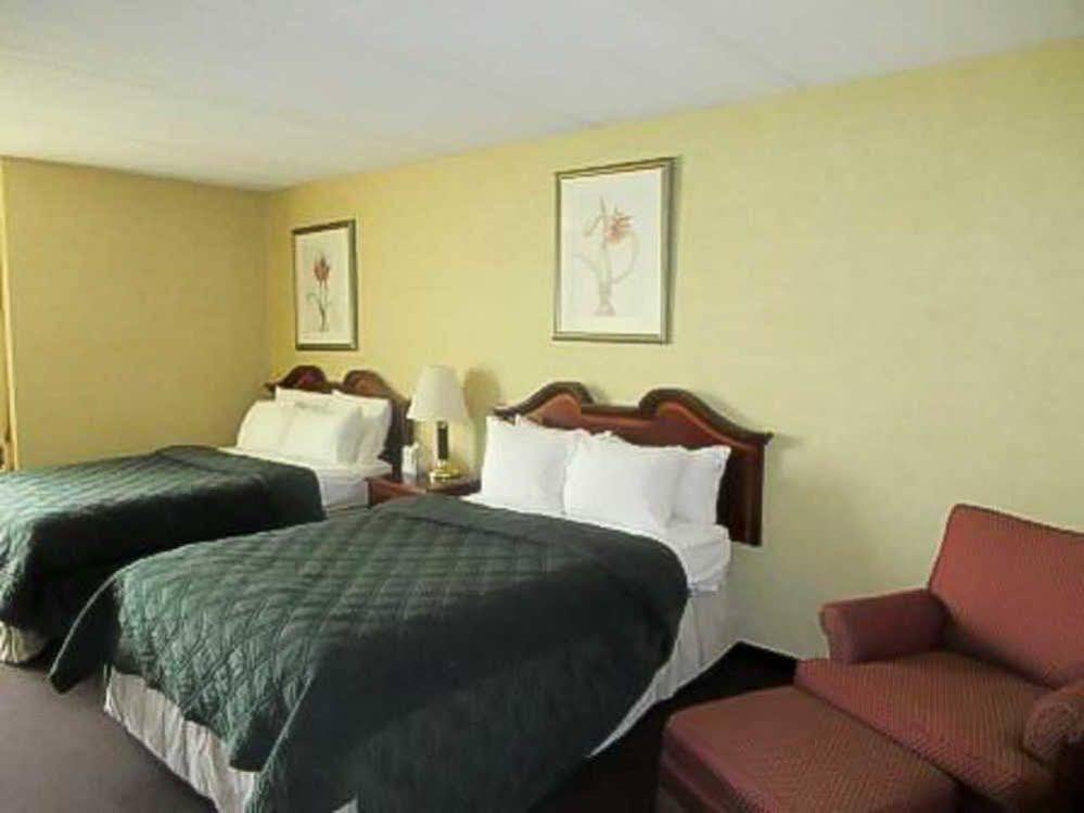 Red Roof Inn And Conference Center Chicago - N Aurora Naperville North Aurora Exteriör bild
